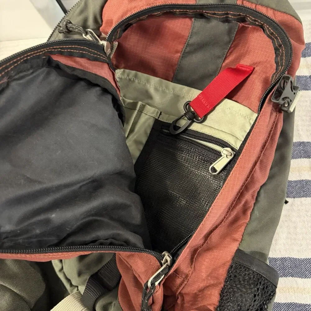 Kelty Santa Fe H2O Hydration Backpack Hiking Daypack Camping Green Red